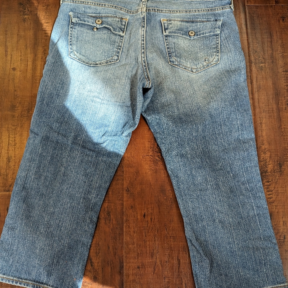 Capri Jeans - Picture 2 of 2
